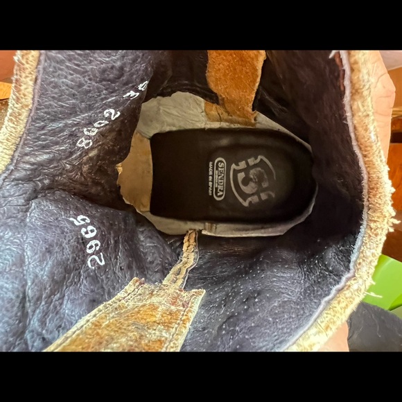 Sendra/Frye Deborah Studded Boot, Short 7 1/2 (38) Distressed brown/grey - Picture 8 of 8